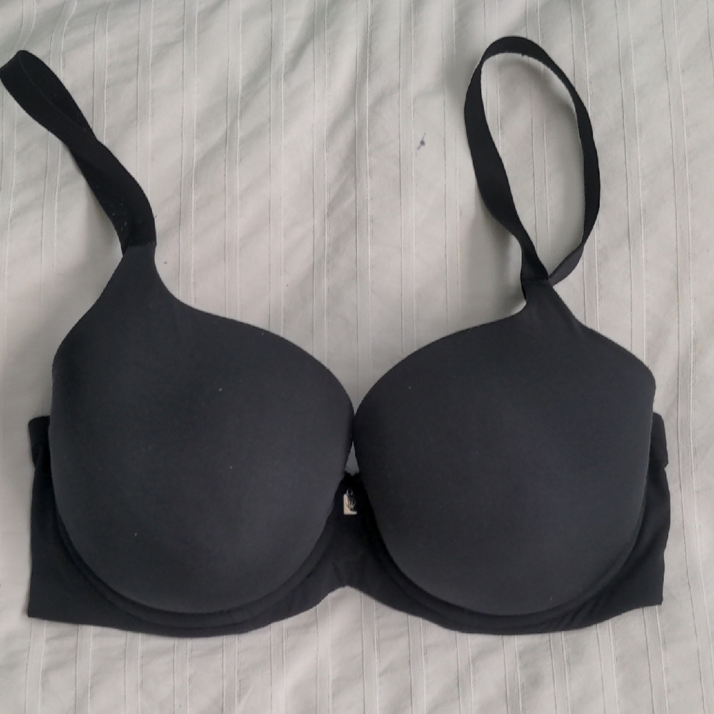 Triumph 32DD Black Bra